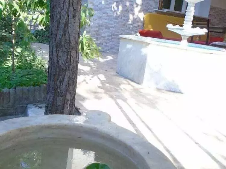 Lotus Garden Hostel Izmir