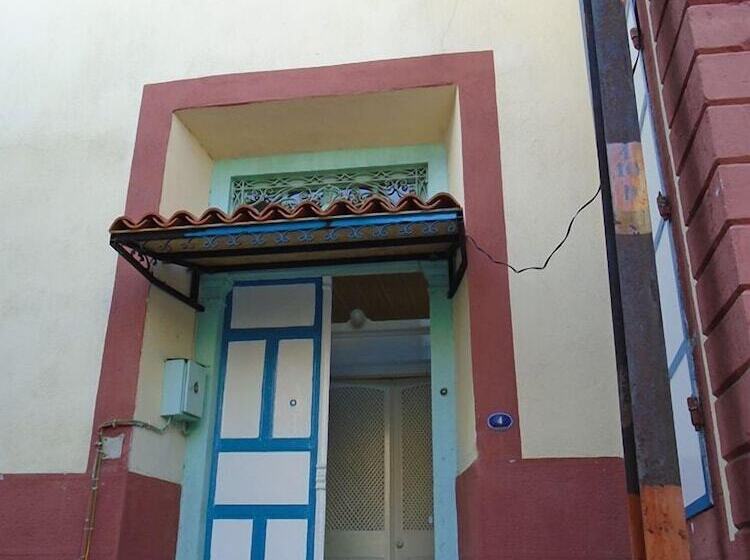 Lotus Garden Hostel Izmir