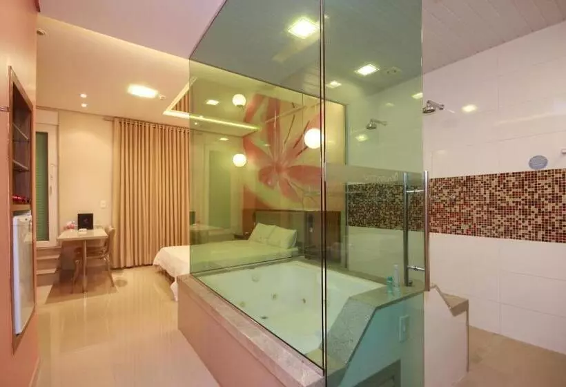 Vitara Motel