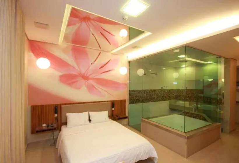 Vitara Motel