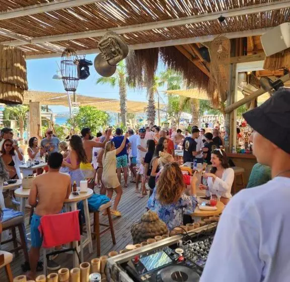 ホテル Kefi Beach & Suites