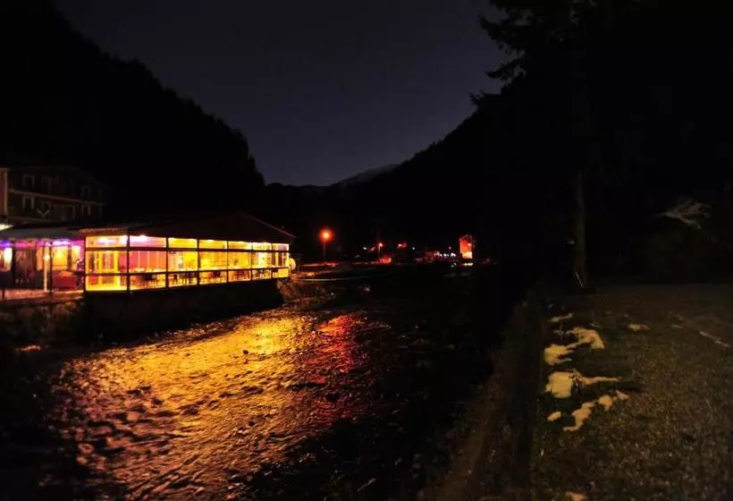 モーテル Cam Hotel & Restaurant 2
