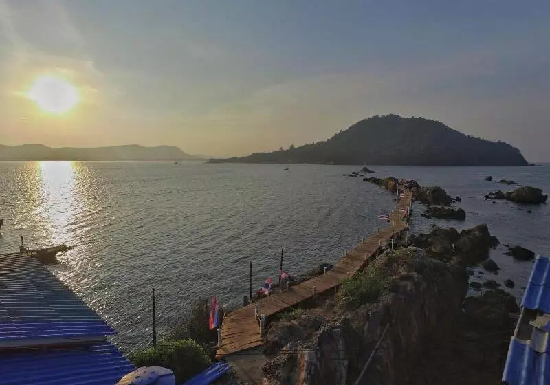 Hotelli Chaolao Tosang Beach