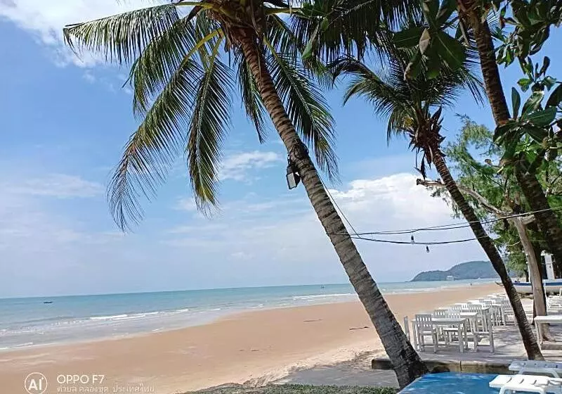 Hotelli Chaolao Tosang Beach
