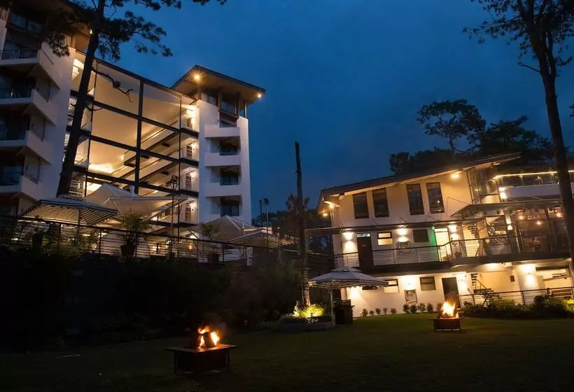 ホテル Grand Sierra Pines Baguio