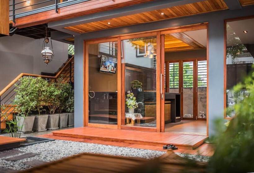 هتل Le Terrarium Bed & Sleep Chiang Rai