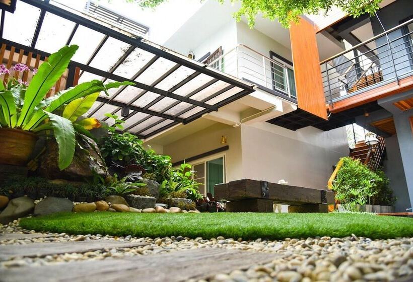 هتل Le Terrarium Bed & Sleep Chiang Rai