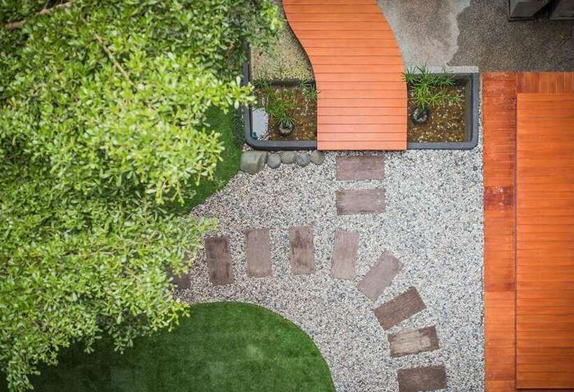 هتل Le Terrarium Bed & Sleep Chiang Rai