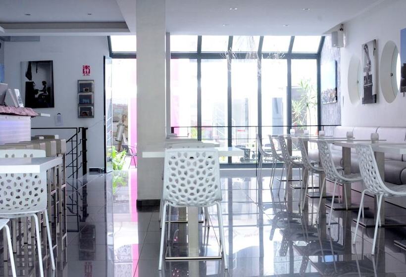 Отель Prassa 3 Boutique