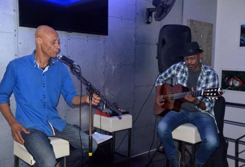 Отель Prassa 3 Boutique