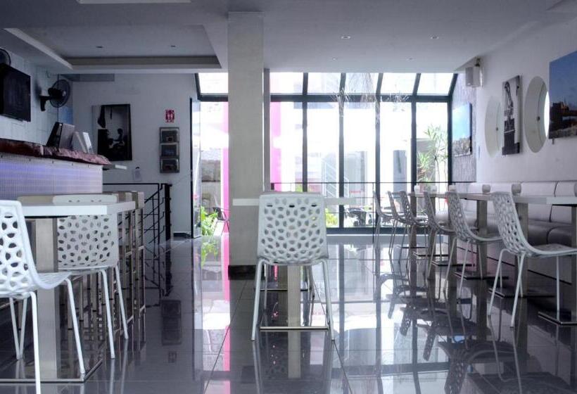 Отель Prassa 3 Boutique