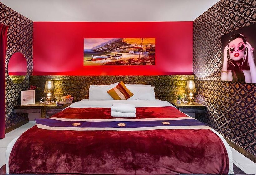 The Shades Boutique Hotel Patong Phuket