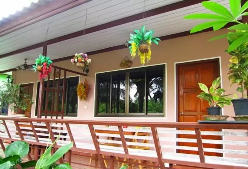 ホテル Warakorn Baansuan Amphawa