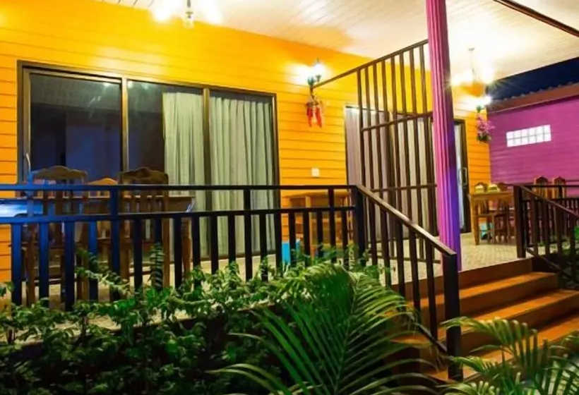 ホテル Warakorn Baansuan Amphawa