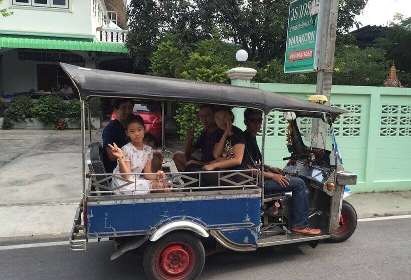 فندق Warakorn Baansuan Amphawa