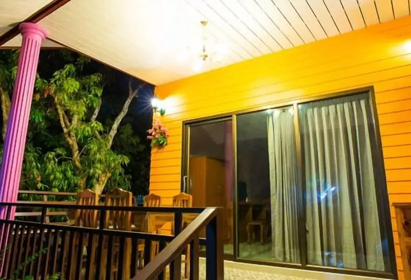 ホテル Warakorn Baansuan Amphawa
