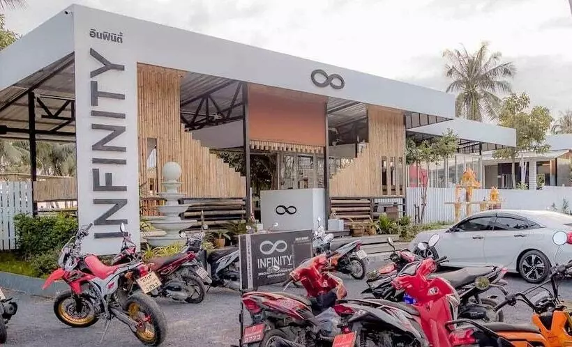 Infinity Beach Club Resort & Hostel Koh Phangan