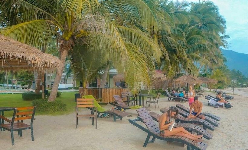 Infinity Beach Club Resort & Hostel Koh Phangan