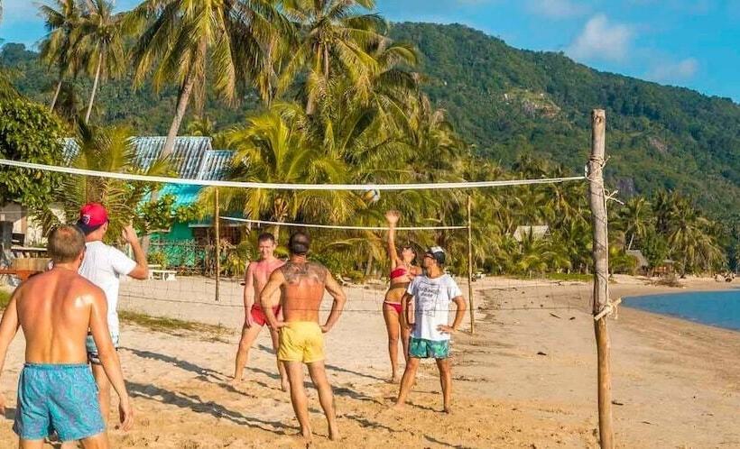 Infinity Beach Club Resort & Hostel Koh Phangan