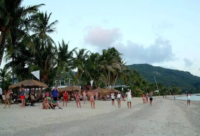 Infinity Beach Club Resort & Hostel Koh Phangan