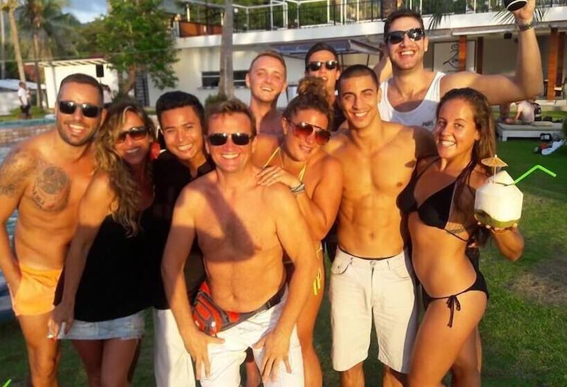 Infinity Beach Club Resort & Hostel Koh Phangan