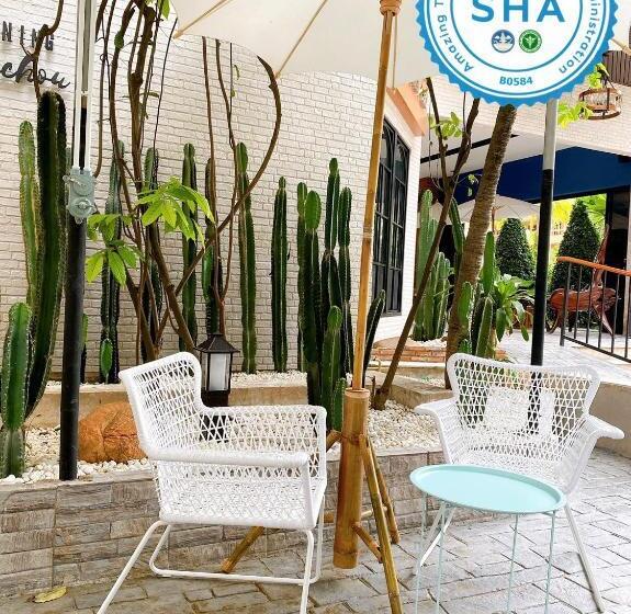 Jomtien Longstay Hotel   Sha Plus Certified