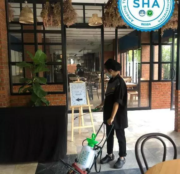 Jomtien Longstay Hotel Sha Plus Certified