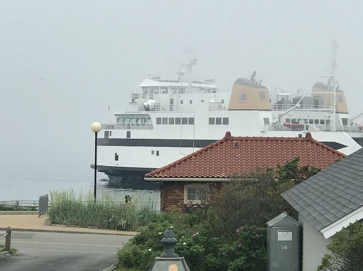 汽车旅馆  Mv Surfside