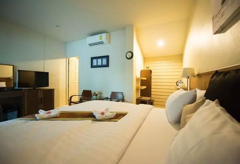 استراحتگاه Baan Sanfan Amphawa