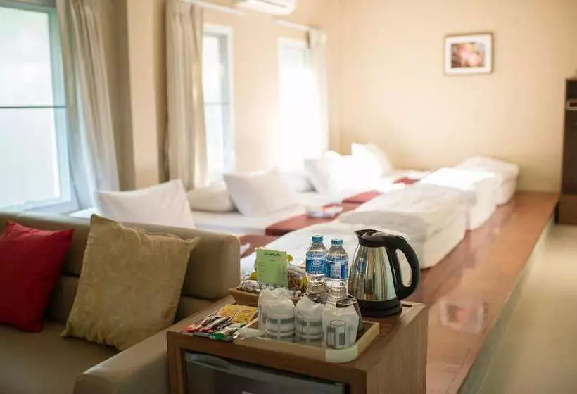 استراحتگاه Baan Sanfan Amphawa