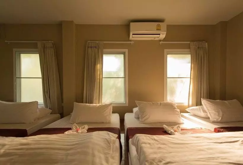 استراحتگاه Baan Sanfan Amphawa