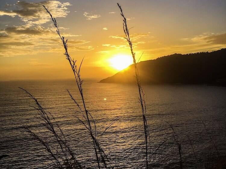 Doolay Beachfront Hostel