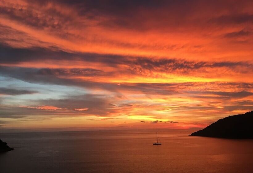 Doolay Beachfront Hostel