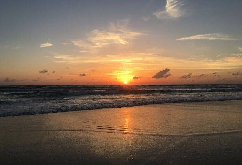 Doolay Beachfront Hostel