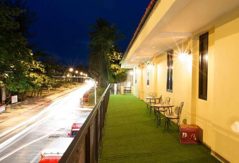 Doolay Beachfront Hostel