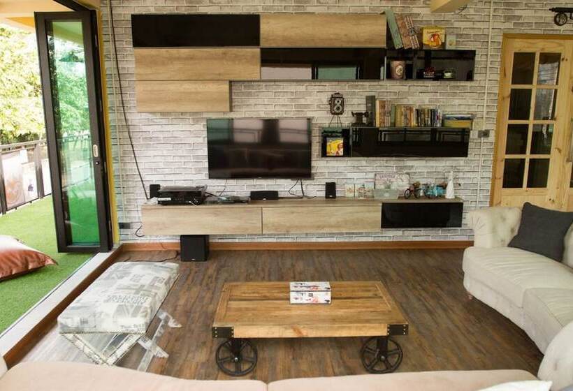 Doolay Beachfront Hostel