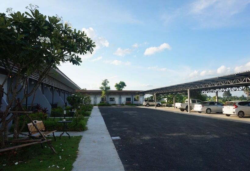 בית מלון כפרי Hyde Place Resort