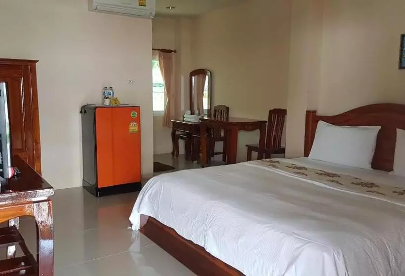 ホテル Ratchaphruek Resort