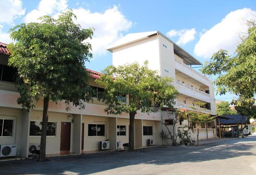 酒店 Ratchaphruek Resort