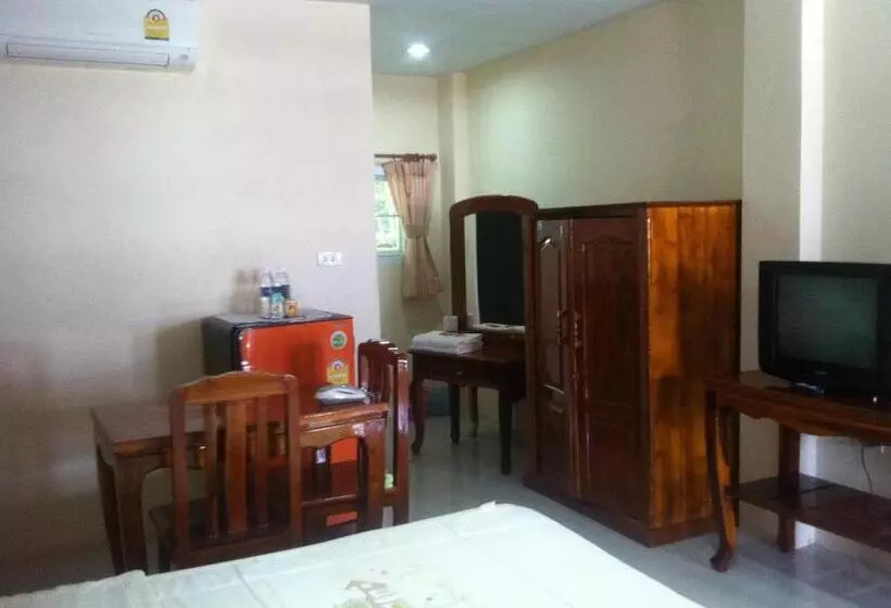 ホテル Ratchaphruek Resort