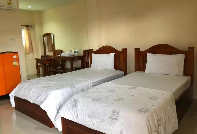 ホテル Ratchaphruek Resort