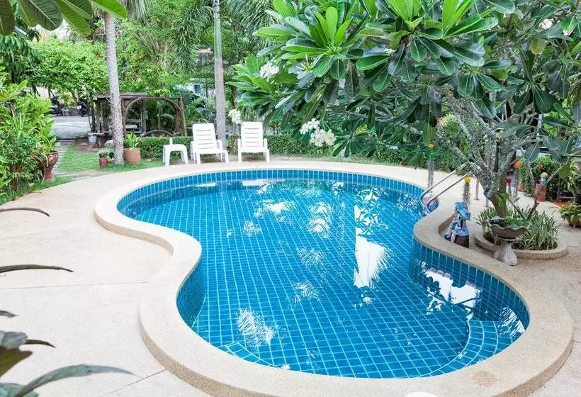 ホテル Zen Rooms Soi Baan Khun Penn