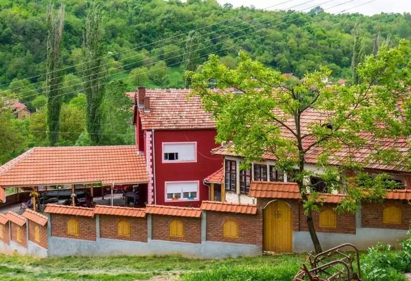 تختخواب و صبحانه Villa Lola & Nikola