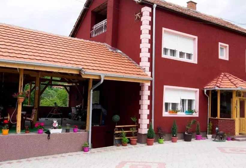 تختخواب و صبحانه Villa Lola & Nikola