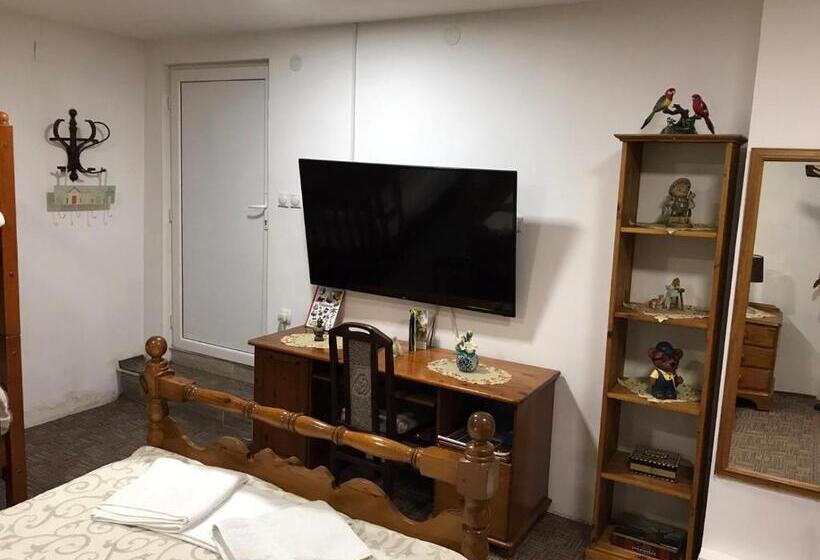 تختخواب و صبحانه Villa Lola & Nikola