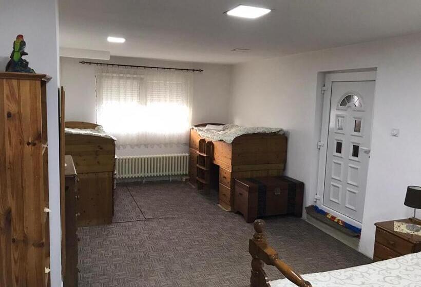 تختخواب و صبحانه Villa Lola & Nikola