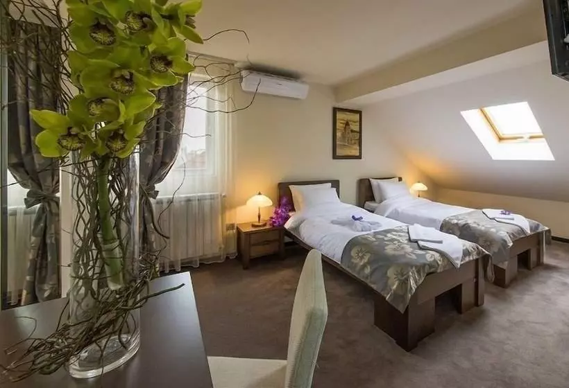 Garni Hotel Central Lux