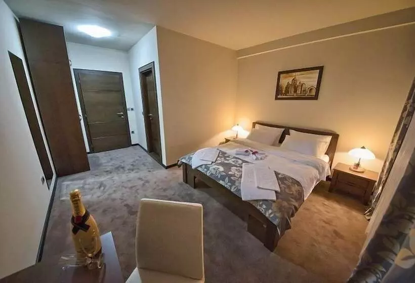 Garni Hotel Central Lux