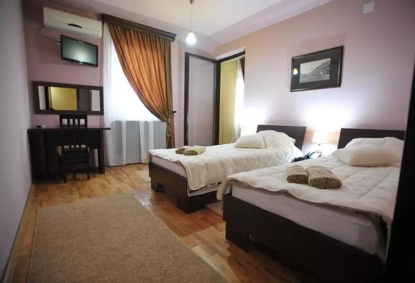 Garni Hotel City