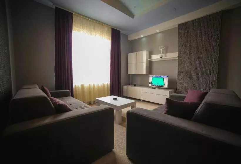 Garni Hotel Radović